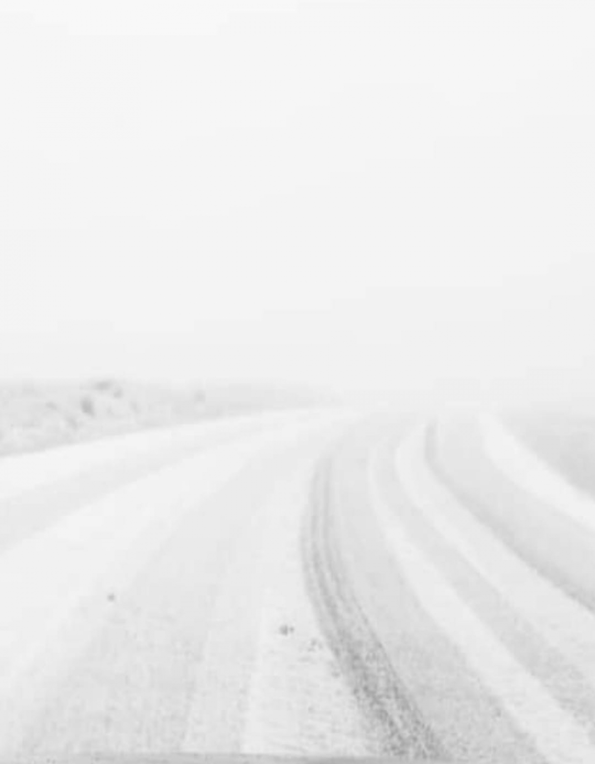 Iarna se instalează în România: prima ninsoare a sezonului a adus 5 cm de zăpadă
