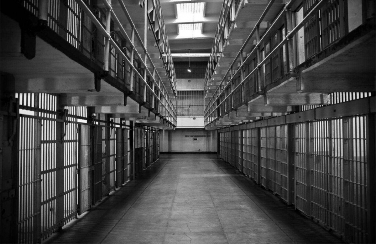 De ce Marea Britanie ia decizii controversate privind eliberarea infractorilor? Peste 1000 de criminali pe străzi!