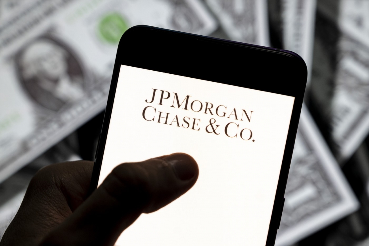 JPMorgan în discuții cu Apple pentru a prelua programul de carduri de credit de la Goldman Sachs