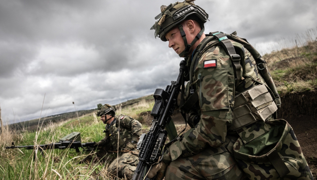 Militari polonezi și echipamente de luptă avansează prin Bulgaria pentru un exercițiu NATO