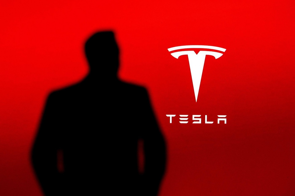 angajații Tesla, SpaceX și X contribuie financiar pentru campania lui Kamala Harris, în vreme ce Elon Musk îl susține pe Trump