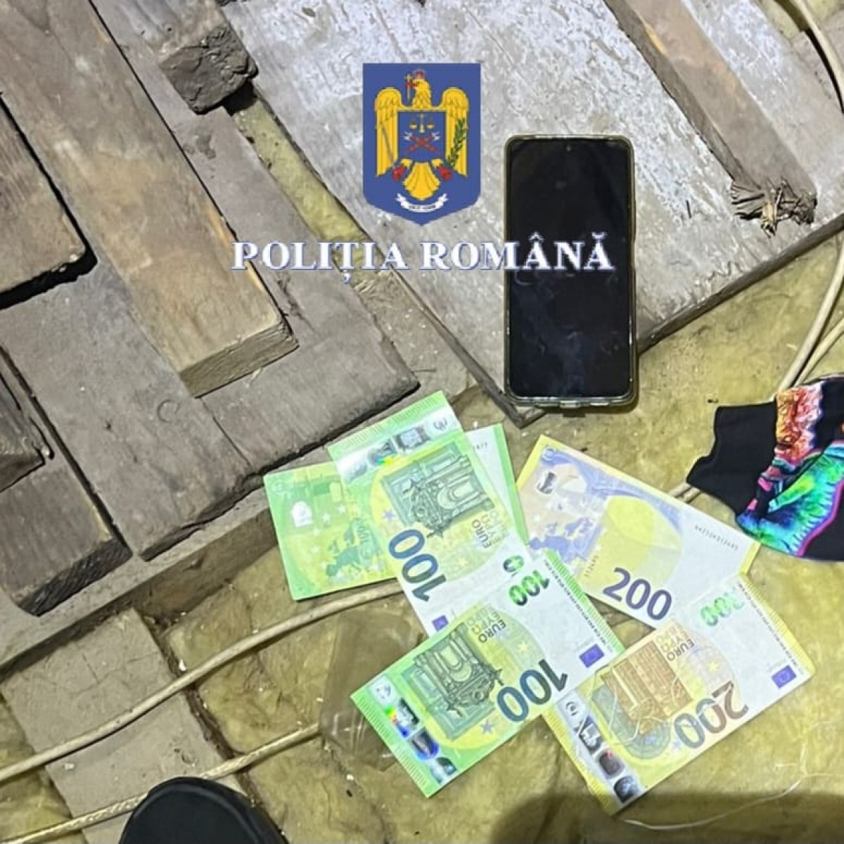 Incendiu devastator și furt milionar la Bragadiru: 200.000 de euro și 9.000 de lei, dispărute fără urmă