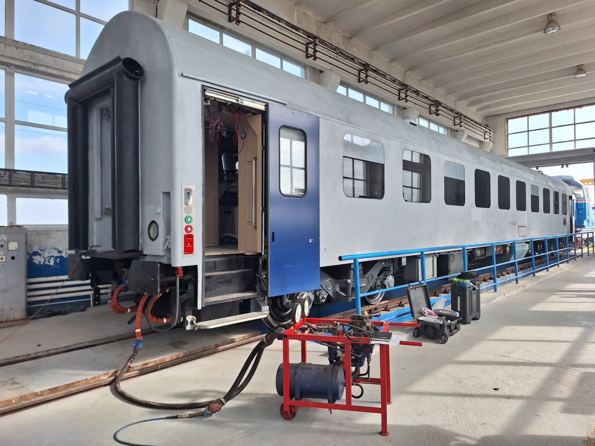Moment deosebit pentru sectorul feroviar – Electroputere VFU Pașcani începe testele pentru primul vagon îmbunătățit cu ajutorul fondurilor PNRR