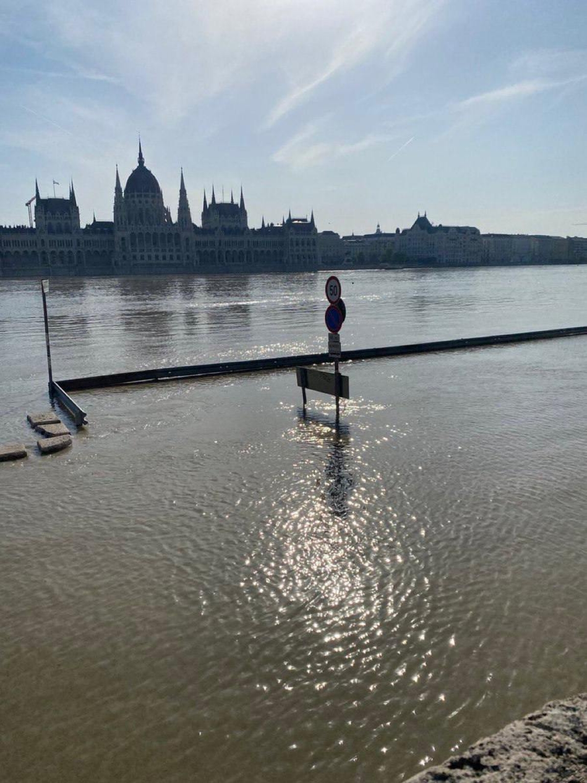 Imagini apocaliptice la Budapesta: Dunărea stigmatizează orașul, dar provocările sunt abia la început