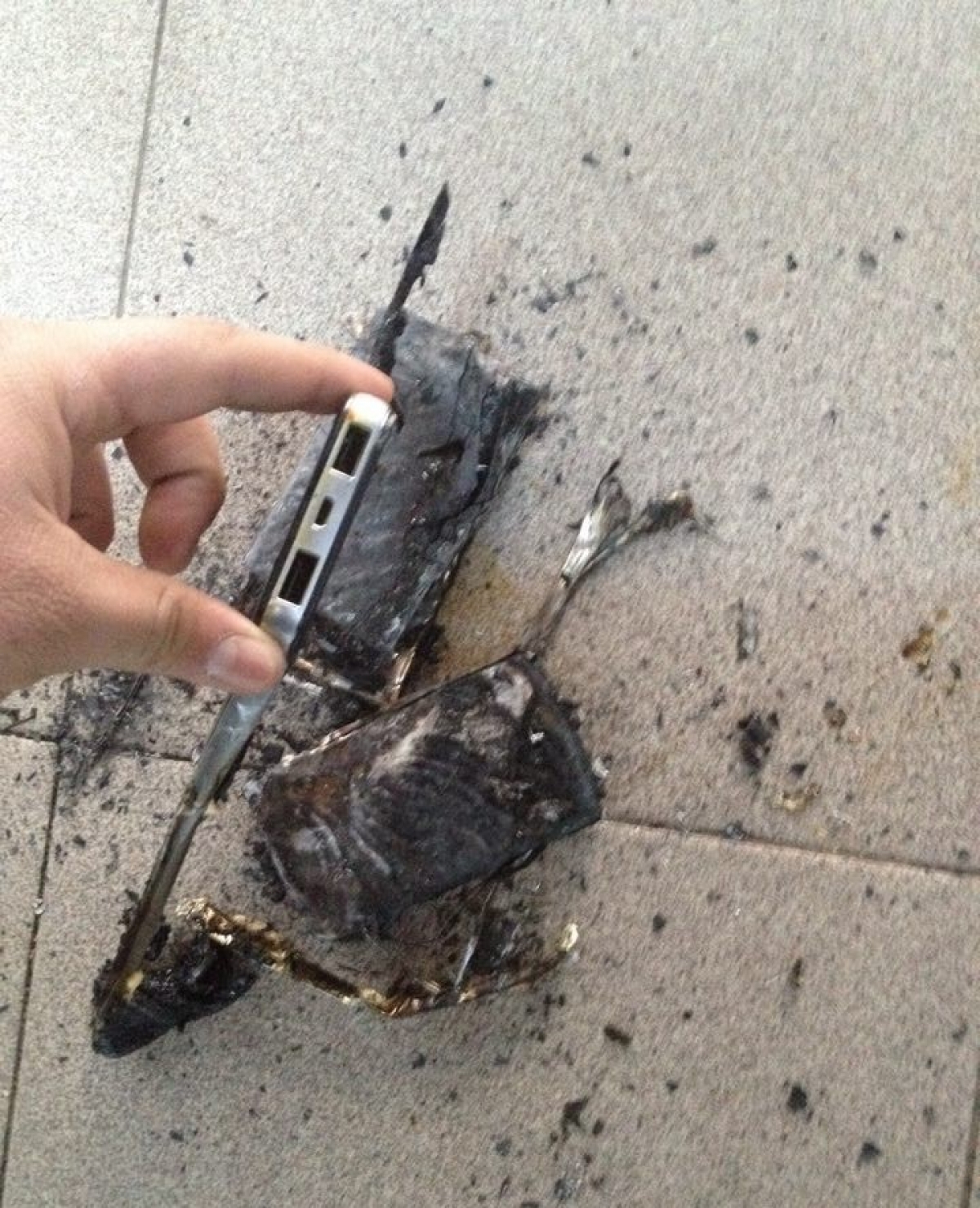 Un hacker poate provoca telefoanele să explodeze în buzunar? Află explicația fizicianului Cristian Presură