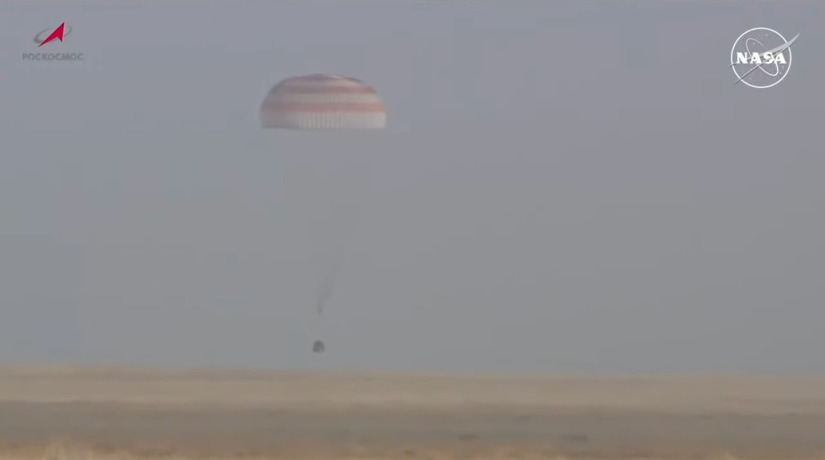 Capsula Soiuz, cu doi cosmonauți ruși și o astronaută americană, a aterizat în Kazahstan