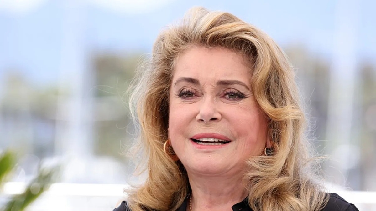 Catherine Deneuve va conduce celebra gală a premiilor Cesar, aniversându-se 50 de ani de la debutul acestei ceremonii emblematică.