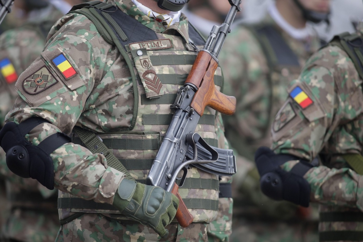 România plănuiește să împrumute aproape un miliard de dolari pentru achiziții de armament: Detalii despre lista de dorințe