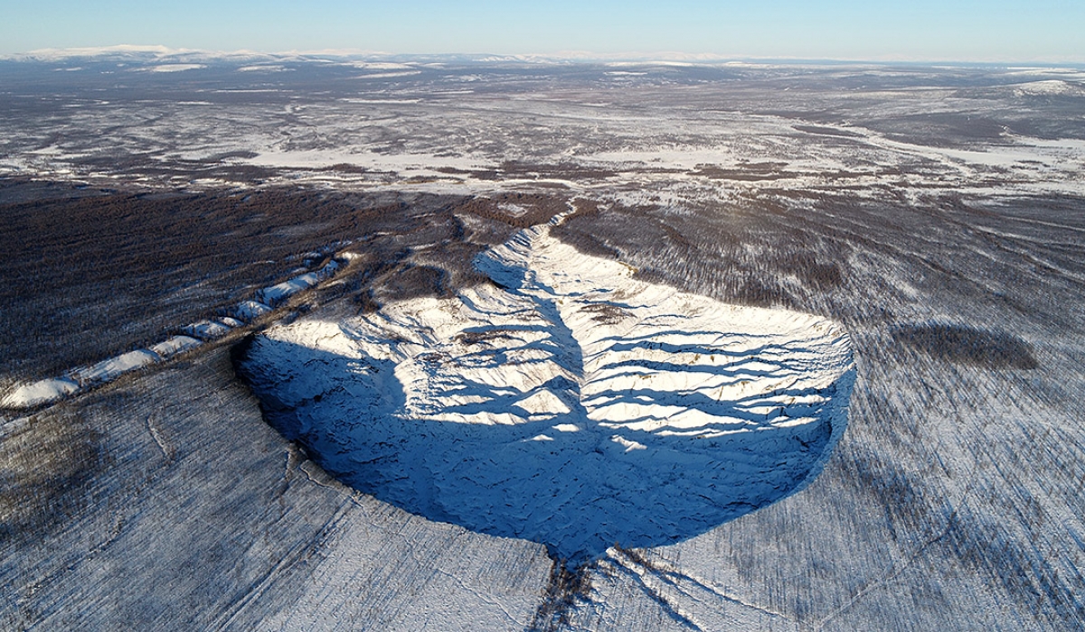 O nouă comoară din trecut: Un rinocer lânos descoperit perfect conservat în permafrost după 32.000 de ani