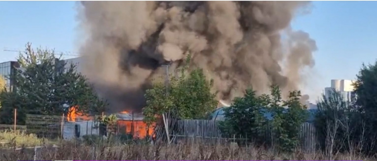 Incendiu devastator la Lacul Morii în București