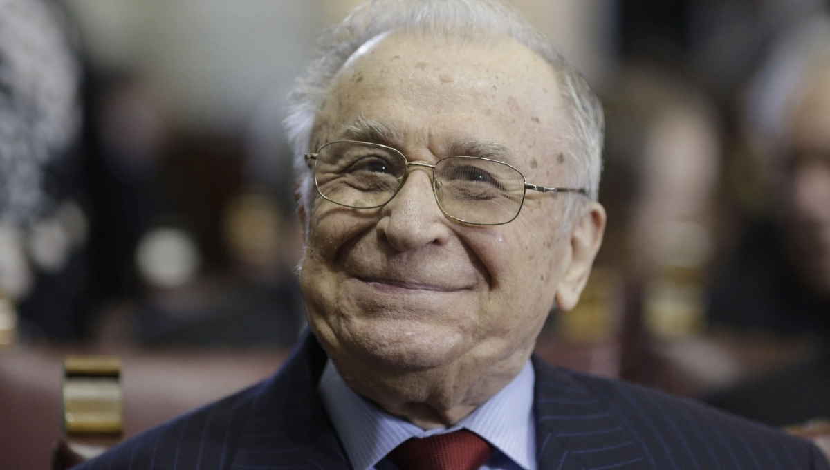 Ion Iliescu, la 94 de ani: ‘Zâmbesc ca o Dacie’ / ‘Mă descurc excelent în ape agitate’