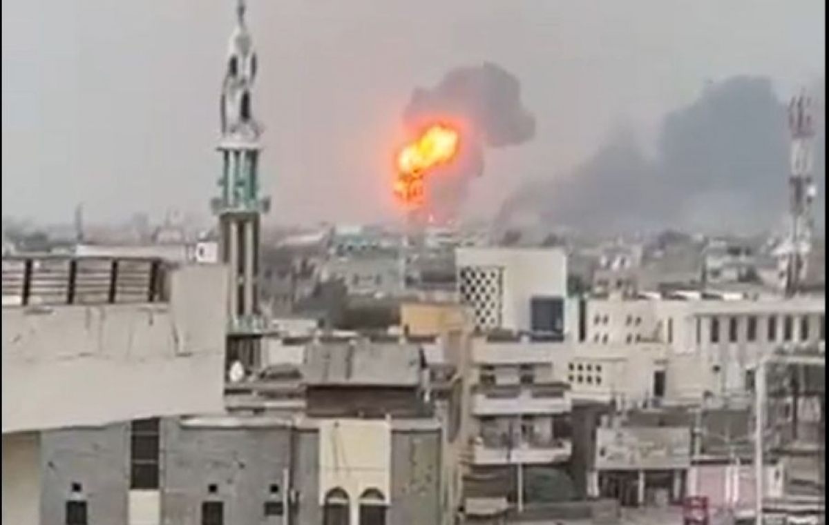 Armata israeliană atacă poziții Houthi: Porturi și centrale electrice devastate în Yemen