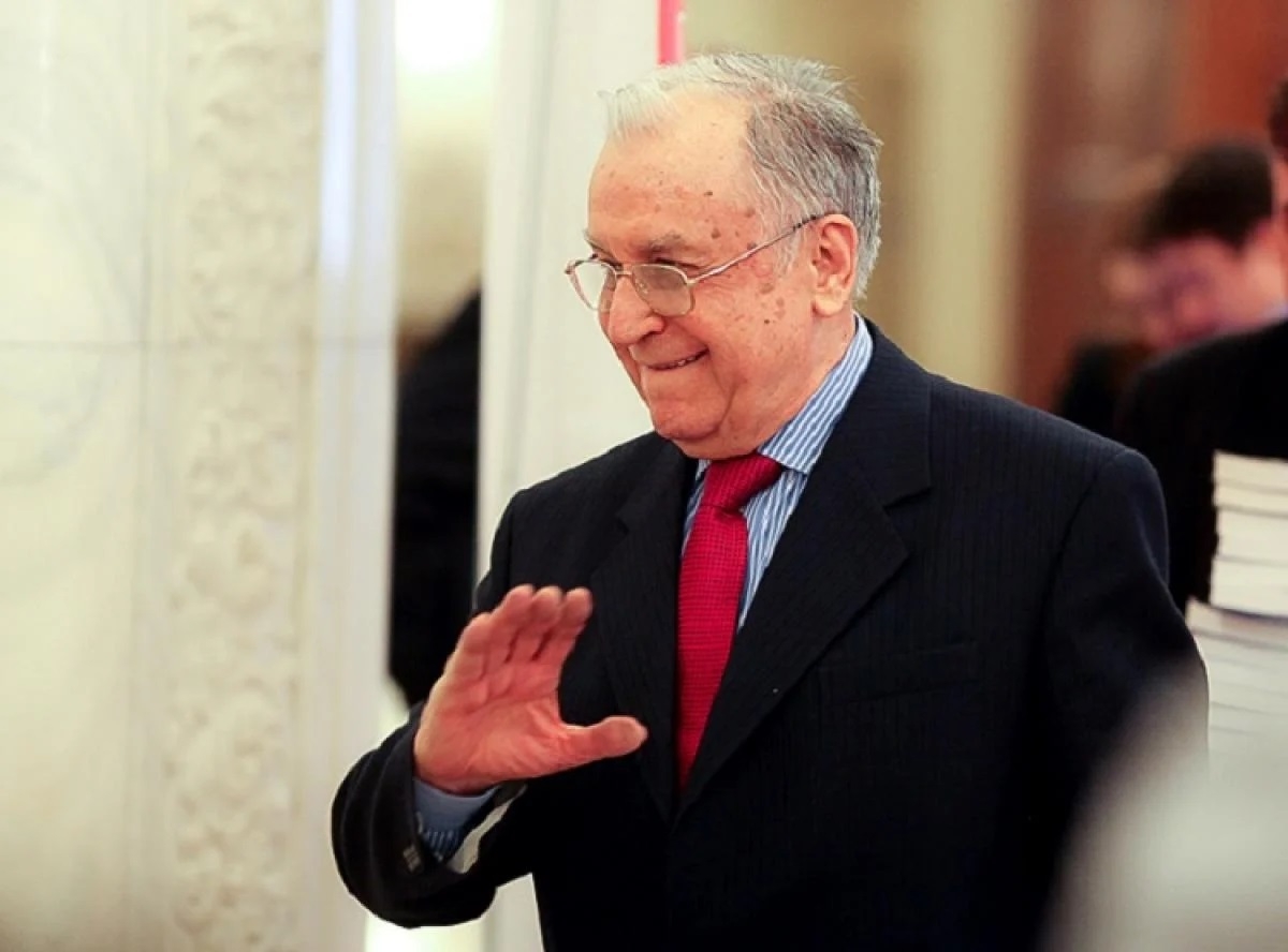 Ion Iliescu: Traseismul, o maladie! Traseiştii trebuie trataţi cu milă – se tem de viaţă, de adevăr, de ordinea socială