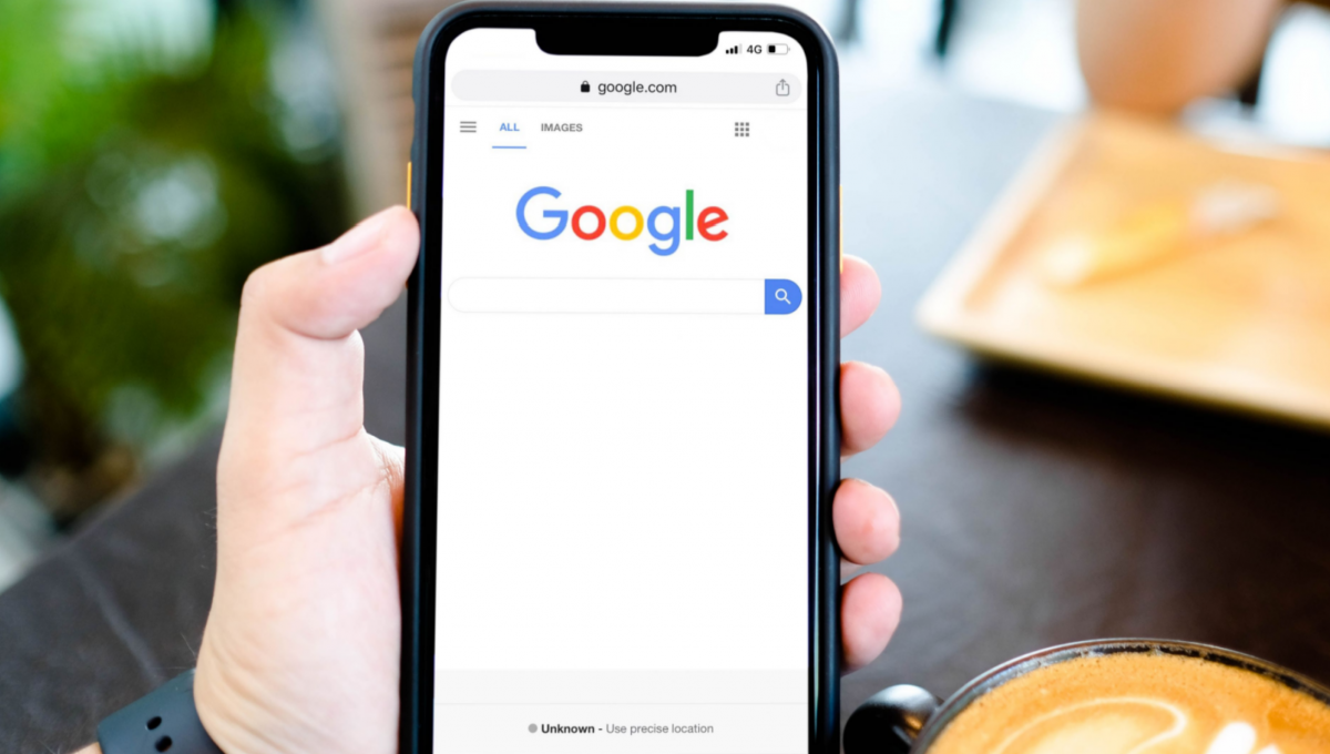 Google Lens poate compara prețuri și face stocuri
