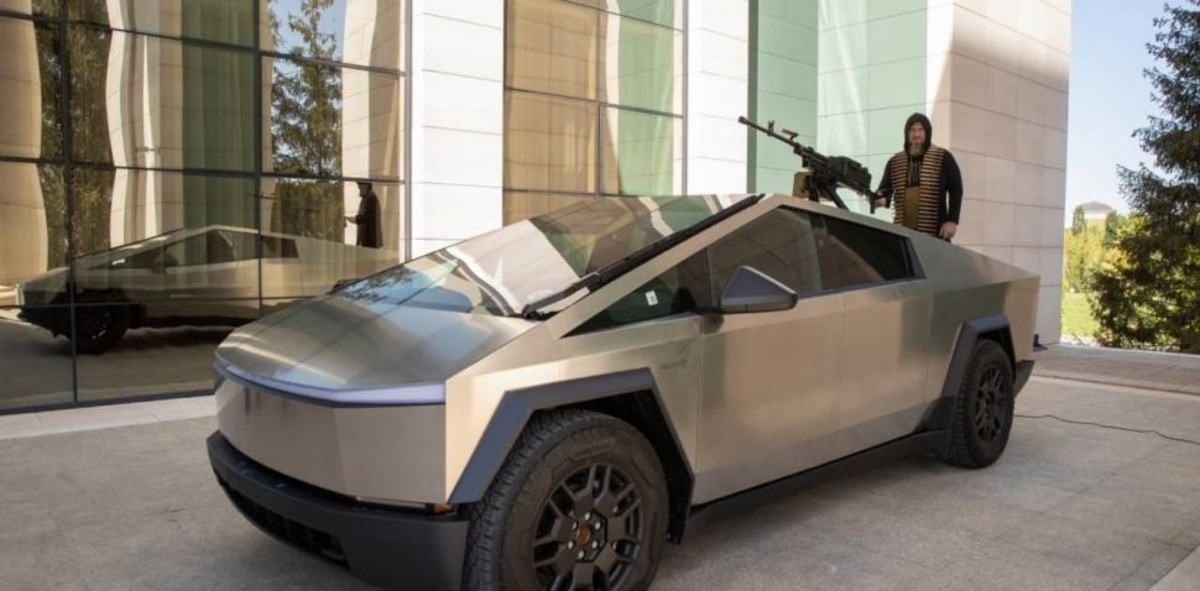 Tesla recheamă peste 27.000 de vehicule: risc pentru siguranța pasagerilor și a celor din jur