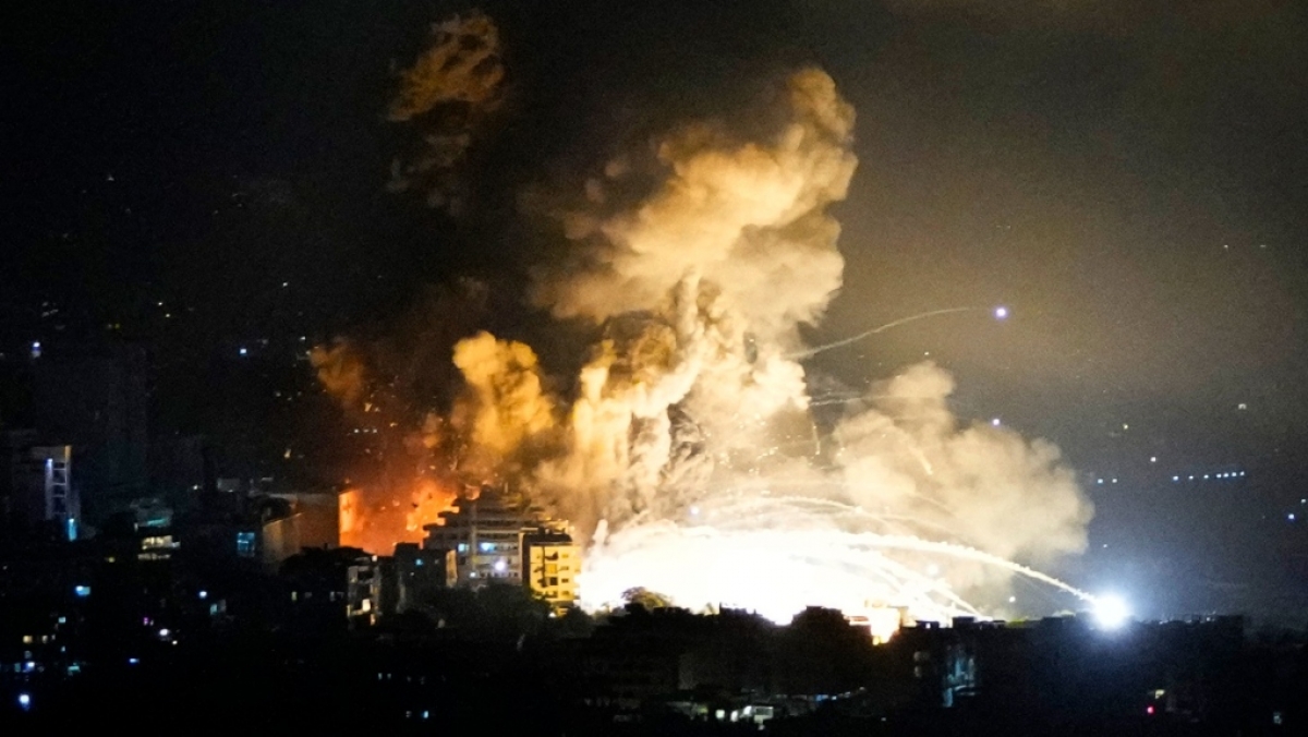 Explozie catastrofală în sudul Beirutului: Israelul lovește în zori de zi