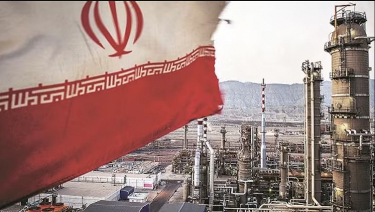 Distrugerea rafinăriilor de petrol din Iran ar avea consecințe economice globale rapide