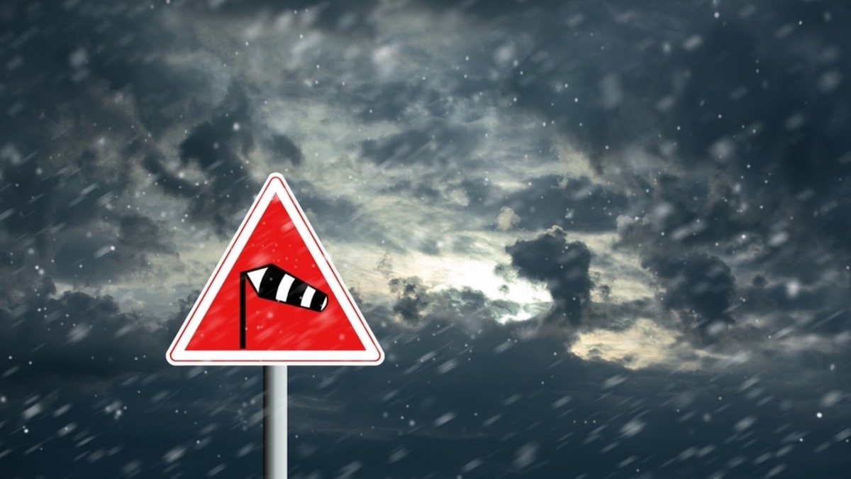 Atenționare meteo: Cod galben de vânt puternic în două județe – Rafalele pot atinge 110 km/h