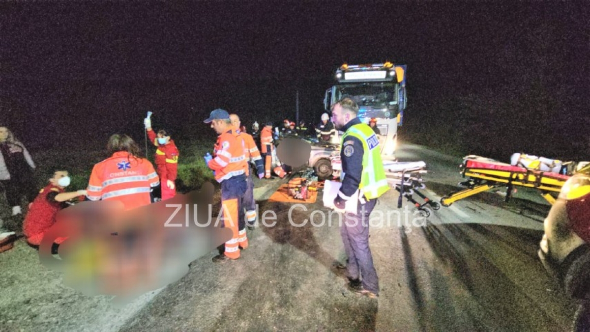 Coliziune pe DN 13, în județul Brașov: Patru mașini și două victime
