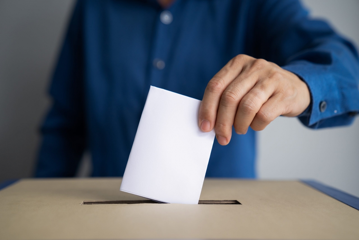 Primii români deja au votat la alegerile prezidențiale și parlamentare