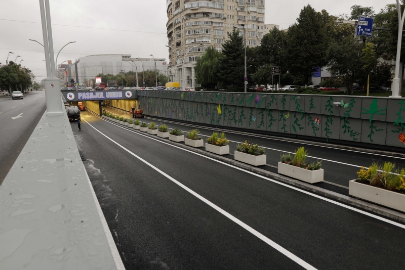 Accident rutier în Pasajul Unirii: Cum a ajuns un tânăr să distrugă parapeții despărțitori