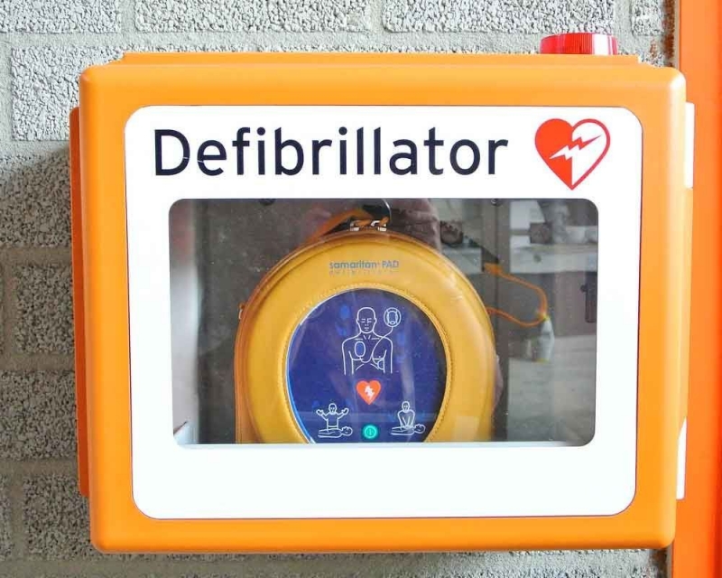 Nicuşor Dan: 18 defibrilatoare automate, amplasate în instituţii din subordinea Primăriei Capitalei