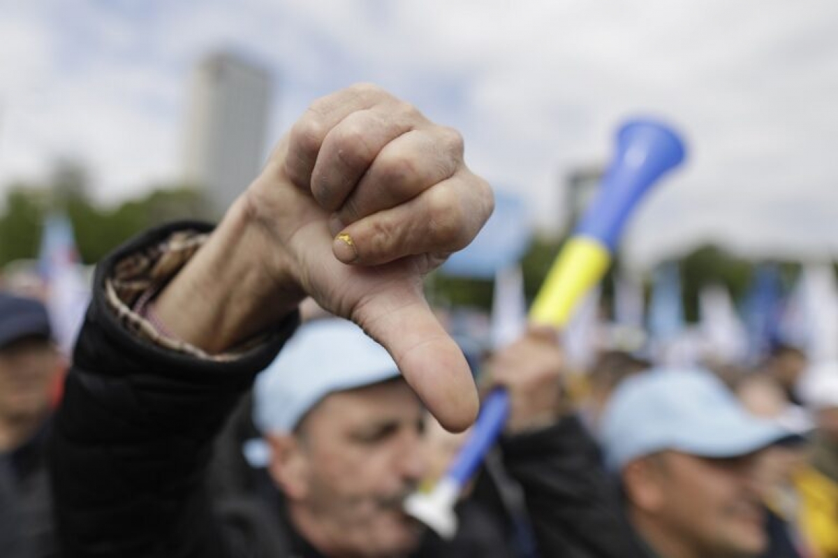 Sindicatele din Energie protestează pe 20 noiembrie în faţa Ministerului Muncii din cauza noii Legi a pensiilor