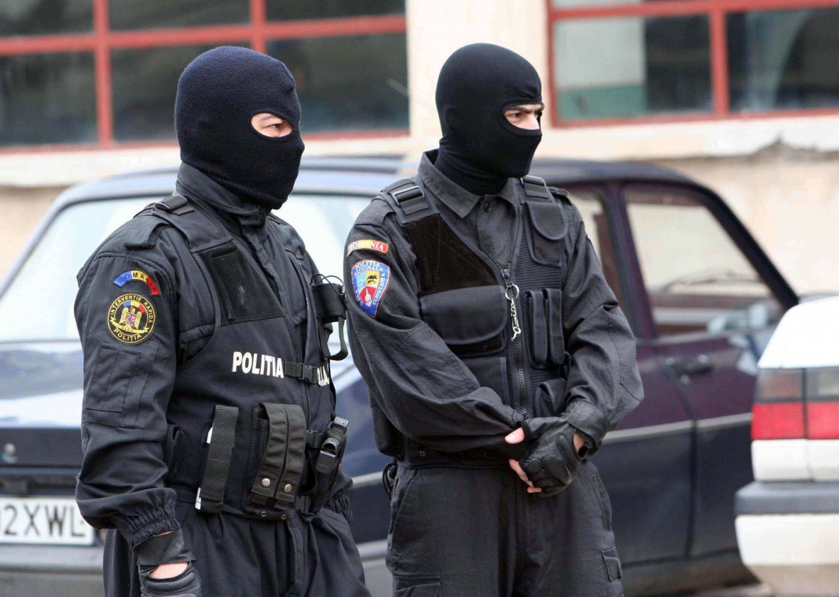 Polițiștii din Ilfov au intrat peste hoții de carburanti: Sunt vizate mai multe judeţe şi Capitala, 15 persoane reținute – Ce s-a găsit la percheziţii