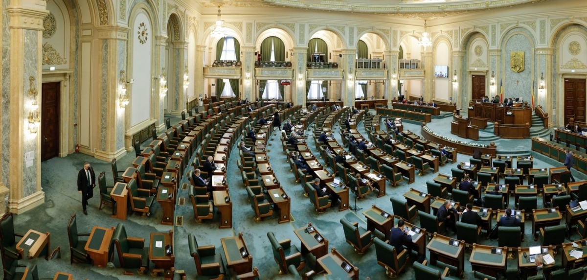 Moment de reculegere în Senat în memoria victimelor războiului din Ucraina