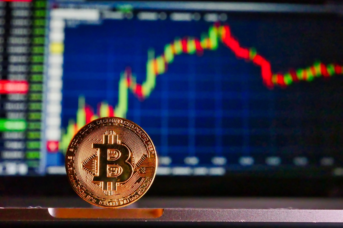 Preţul bitcoin a atinge un nou record. Ce se întâmplă cu Ethereum, a doua cea mai valoroasă criptomonedă