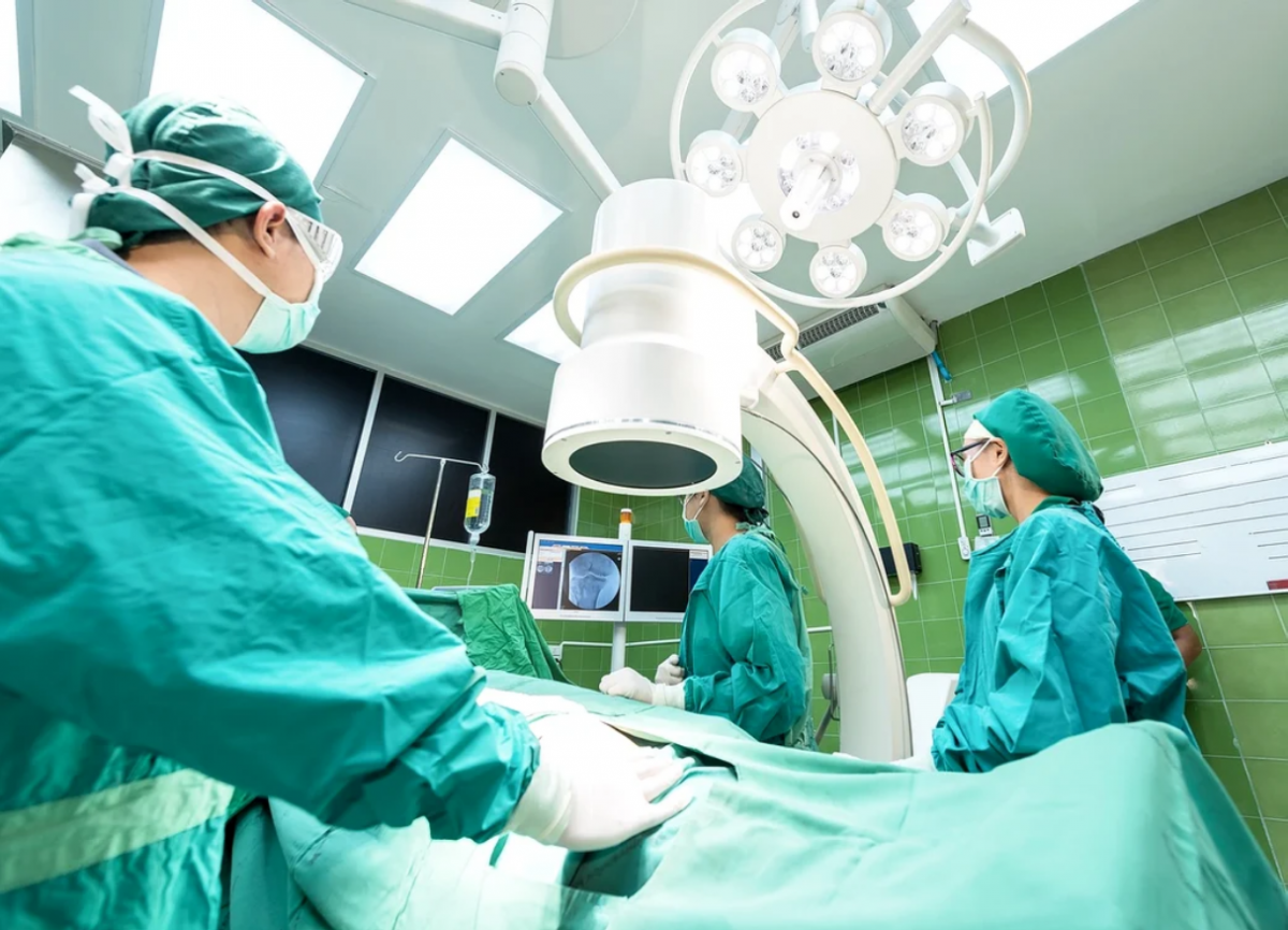 Premieră medicală la IUBCvT – implantare percutanată transcateter a sistemului de valve aortice ACURATE PrimeTM