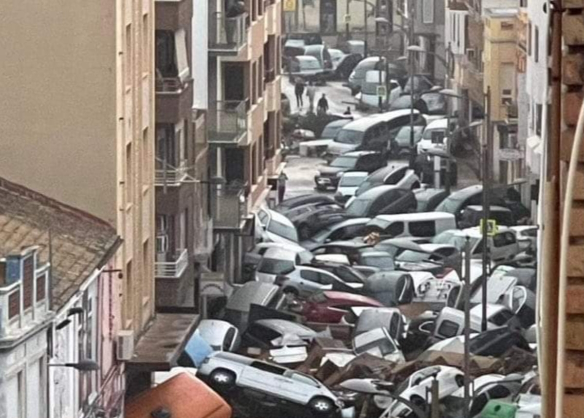 VIDEO Inundațiile din Spania fac noi ravagii: torenții au măturat zeci de mașini în Catalonia