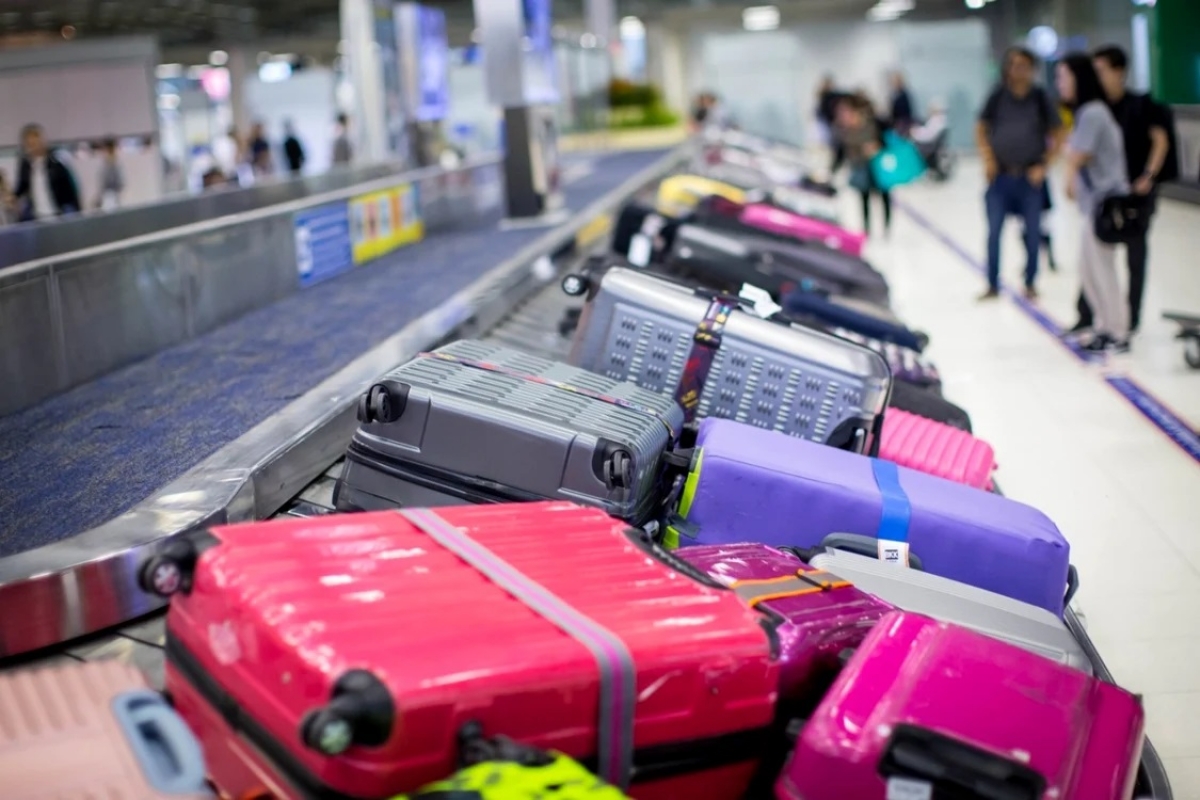 Piața transportului aerian din România crește cu aproape 6% în 2024