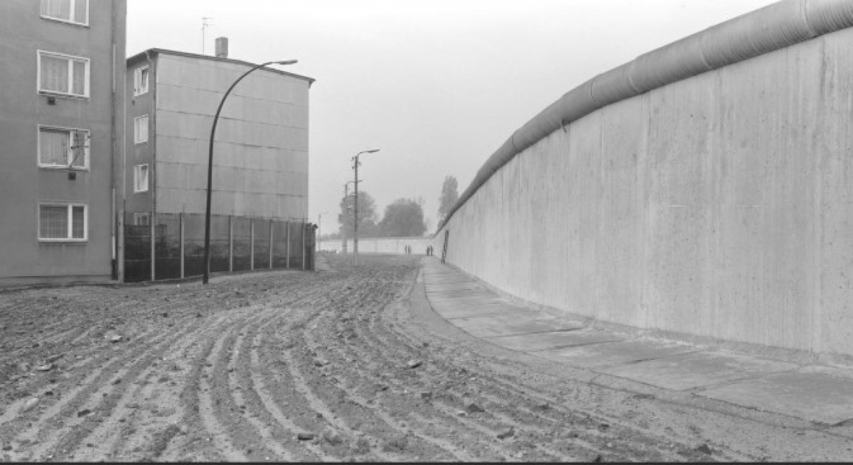 FOTO În Europa se construiește o nouă 'Cortină de Fier'. Mai multe țări pregătesc fortificațiile 'Scutului de Est' la granițele cu Belarus și Rusia