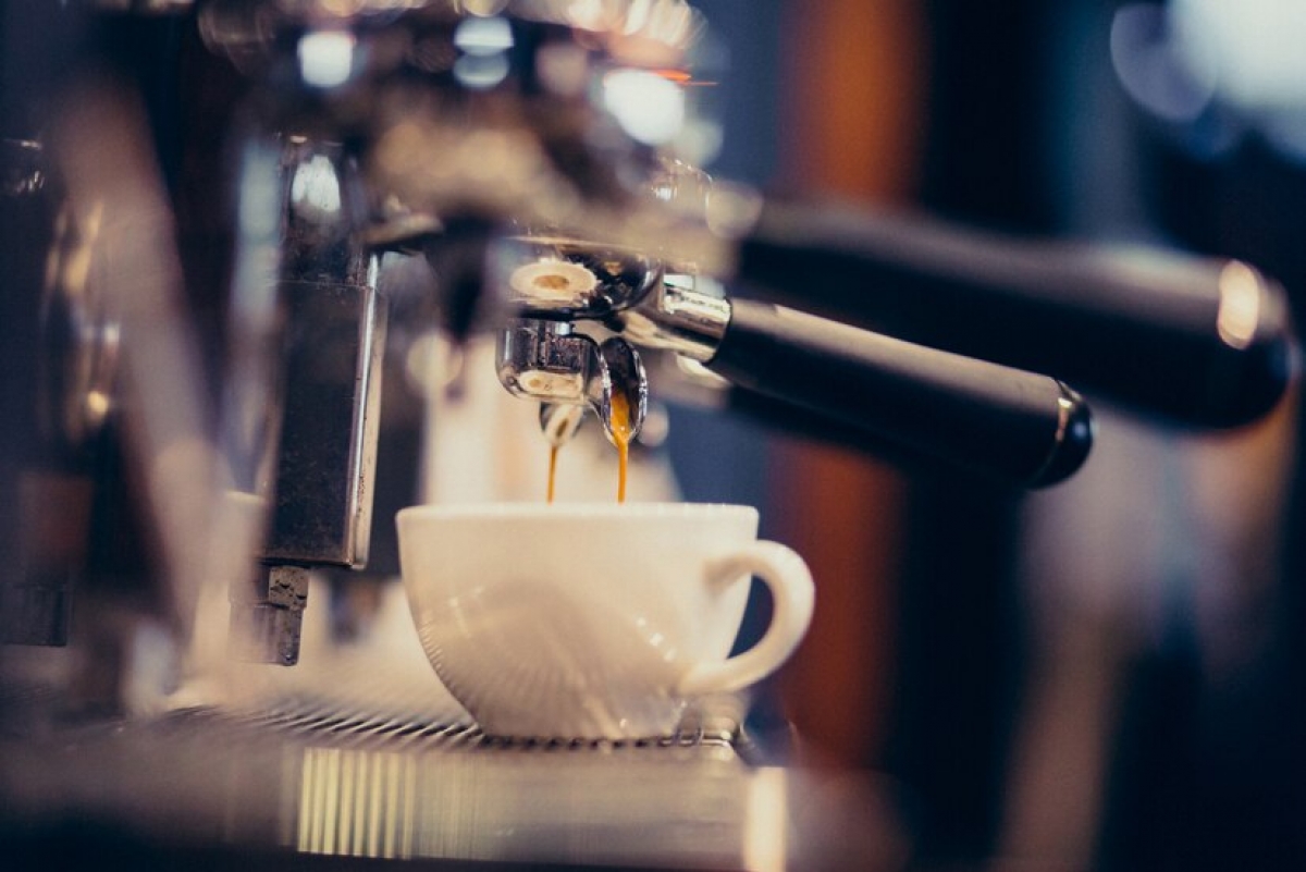 Cafeaua contribuie la prosperitatea economiei românești: Țara noastră este al doilea exportator de espressoare din Europa