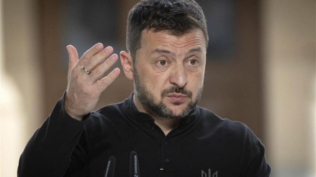 Zelenski taie în 'carne vie' și îl demite pe comandatul Forțelor Terestre ale Ucrainei: a numit un nou conducător