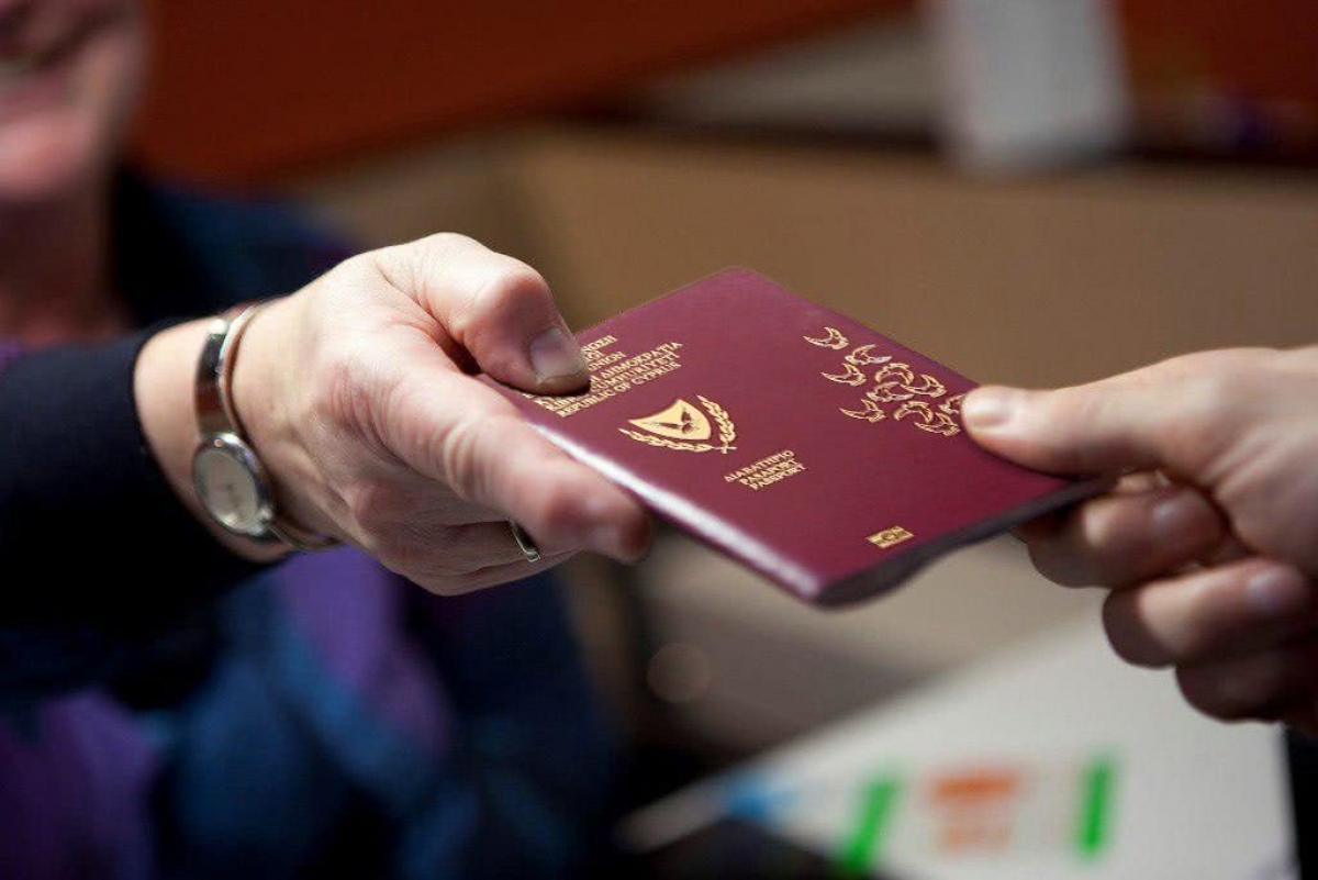 Contre între Cipru și Rusia: șapte miliardari ruși rămân fără cetățenie cipriotă