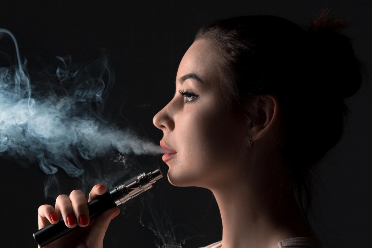 Vapatul, chiar fără nicotină, afectează sănătatea vasculară și nivelul de oxigen – studiu
