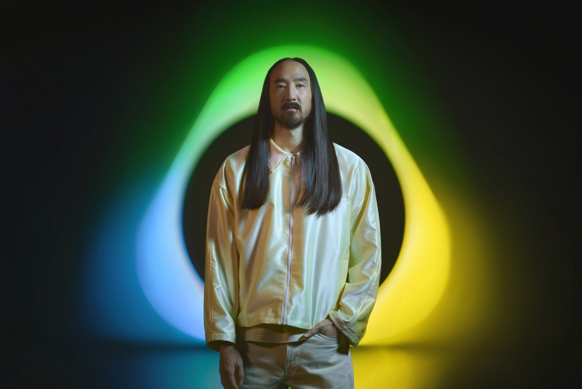 DJ Steve Aoki revine în România la invitația IQOS
