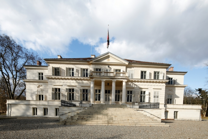 Castelul Regal de la Săvârșin, în paginile revistei 'Paris Match'