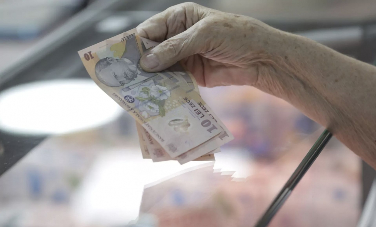 Câte persoane beneficiază de pensii şi indemnizaţii prevăzute de legi speciale / Numărul este în scădere