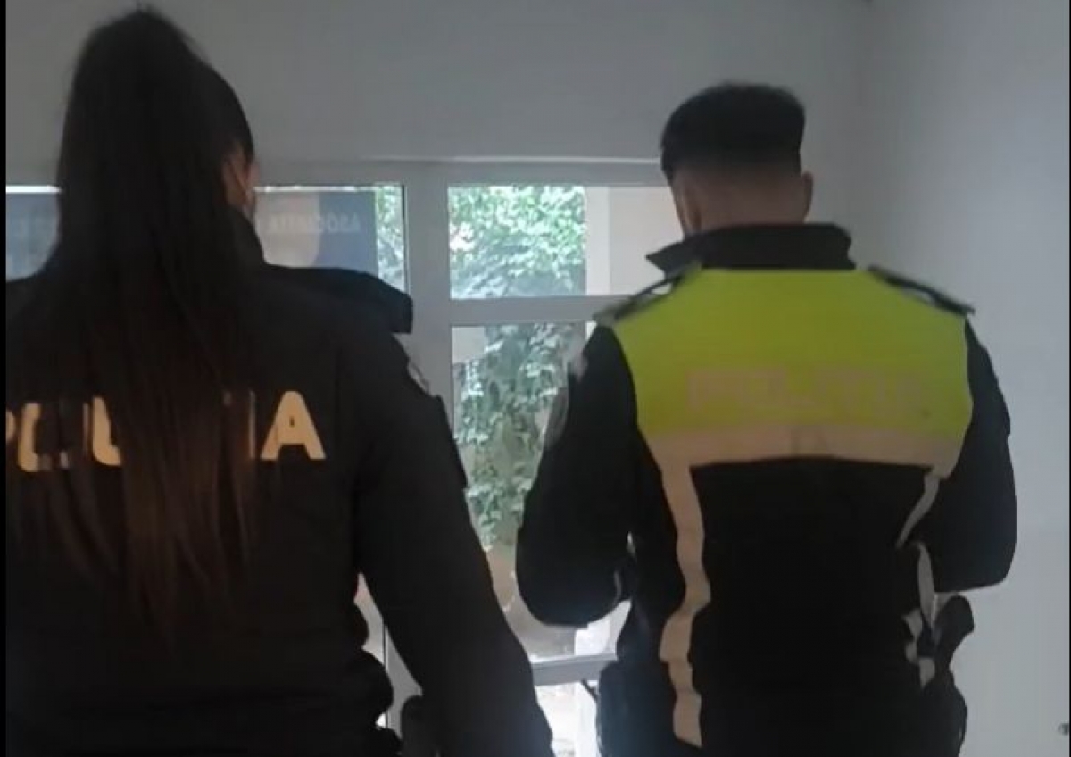 Copil de 4 ani, dispărut din faţa casei unde se juca, căutat de poliţişti