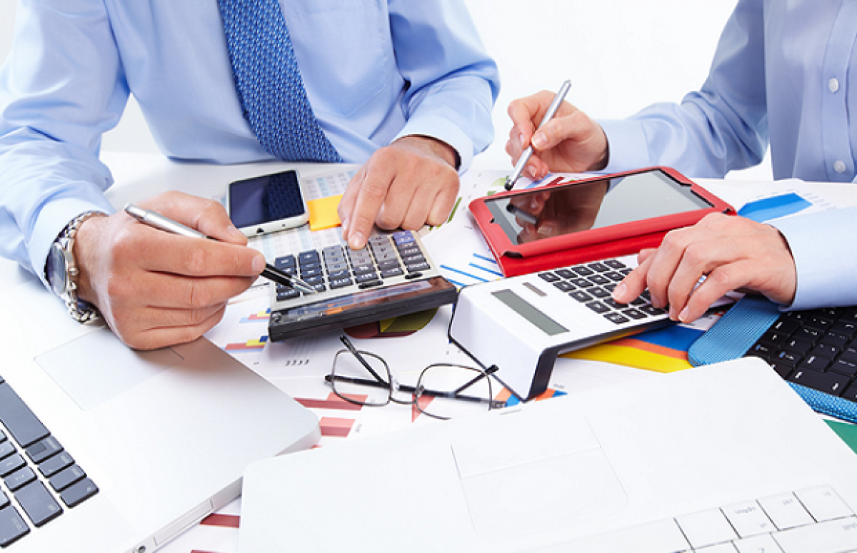 La ce trebuie să se aștepte românii în 2025? Specialist în fiscalitate: 'Vom avea creșteri de taxe, inclusiv TVA, oricât și-ar tatua Marcel Ciolacu pe mână'