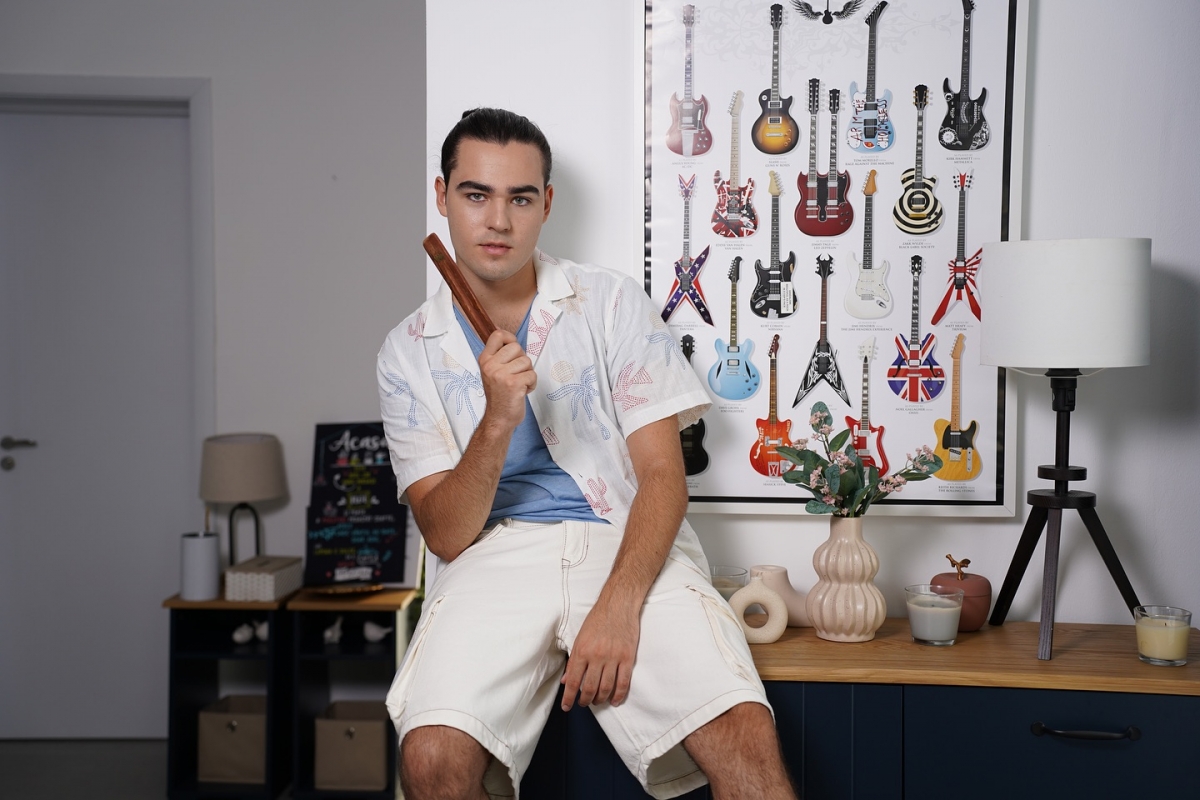 Povara unui nume celebru! Fiul lui Ștefan Bănică Jr., dezvăluiri cutremurătoare despre perioada copilăriei: 'Am primit niște pumni în burtă'