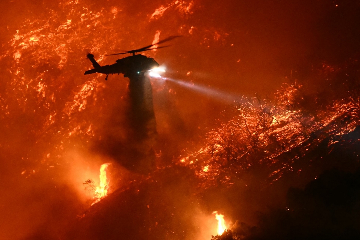 VIDEO Incendiile din California se intensifică. Sunt grav amenințate zonele Brentwood și Bel Air