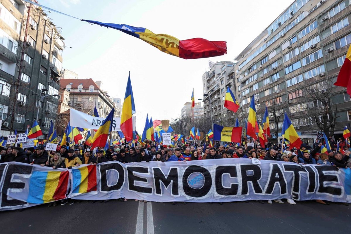 Autoritățile din România sunt somate să ia urgent măsuri după ce jurnaliștii au fost bătuți la protestul AUR: E subminarea libertății
