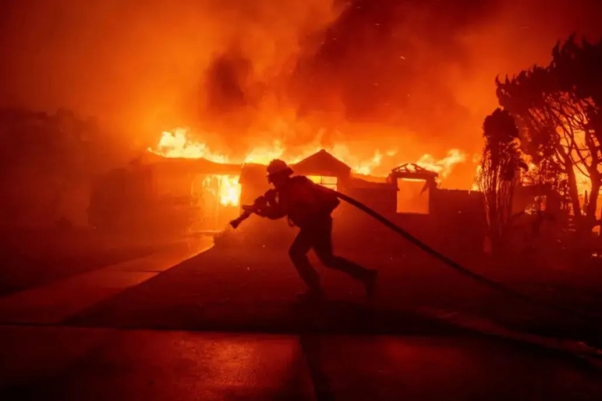 Pagubele incendiilor din California vor avea un impact semnificativ asupra giganţilor reasigurărilor europeni