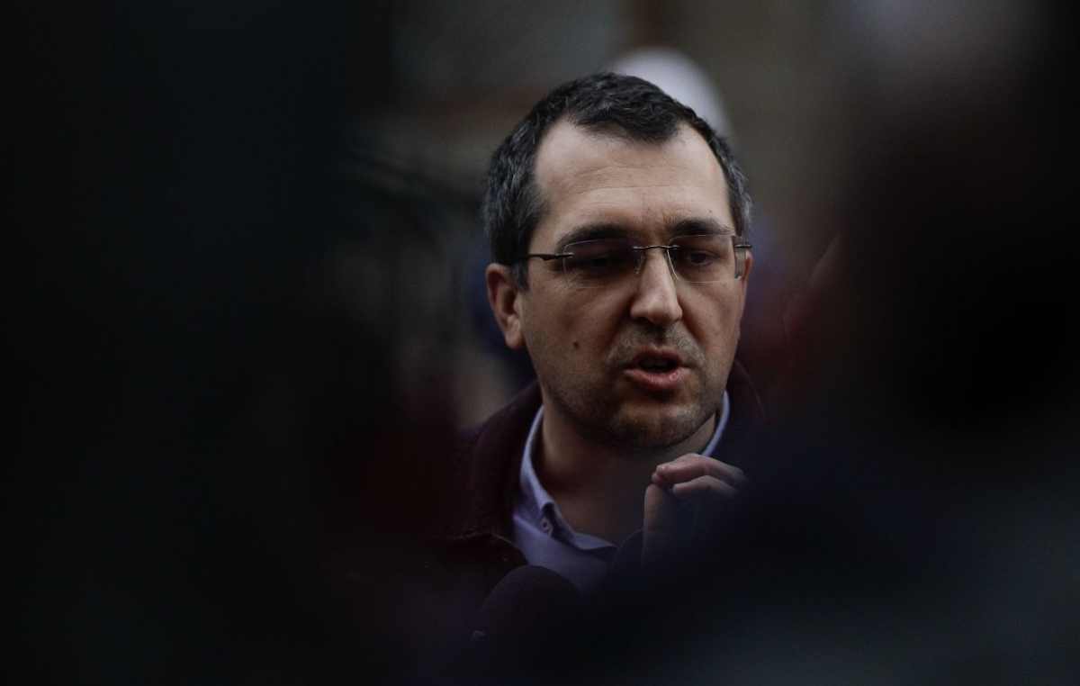 Ghid practic pentru a atrage voturile taximetriștilor, prietenei indiferente și unchiului revoluționar în favoarea lui Nicușor Dan: Strategii USR
