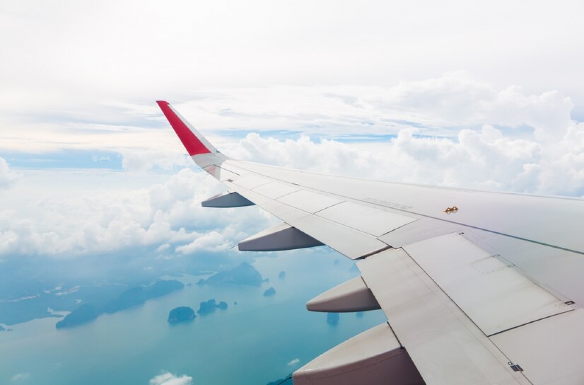 INS: Transportul aerian a înregistrat o creștere de 6% în 2024