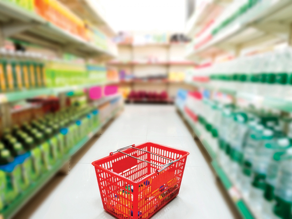 Facturi duble pentru români, începând din iulie: După eliminarea celor trei plafonări, alimentele și asigurările RCA se vor scumpi